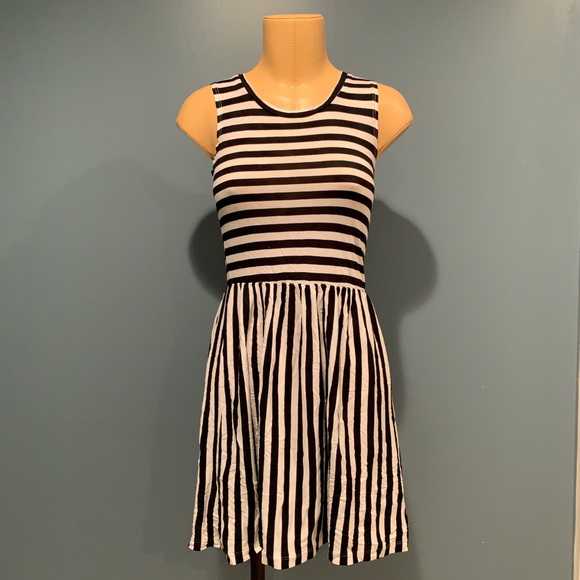 French Connection Dresses & Skirts - French Connection and white sleeveless mini dress